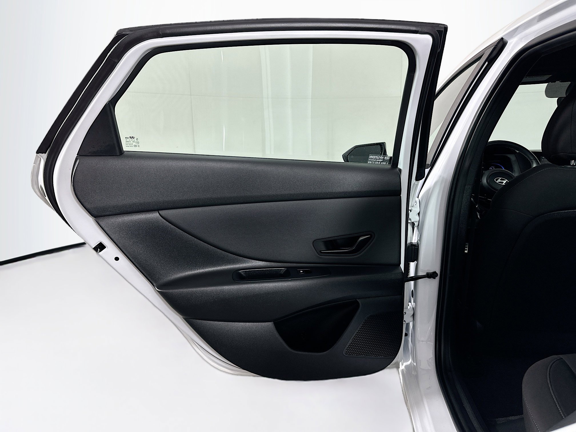 Used 2025 Hyundai Elantra Sport image 25