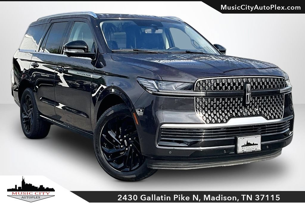 Used 2025 Lincoln Navigator Reserve AWD/4WD image 1