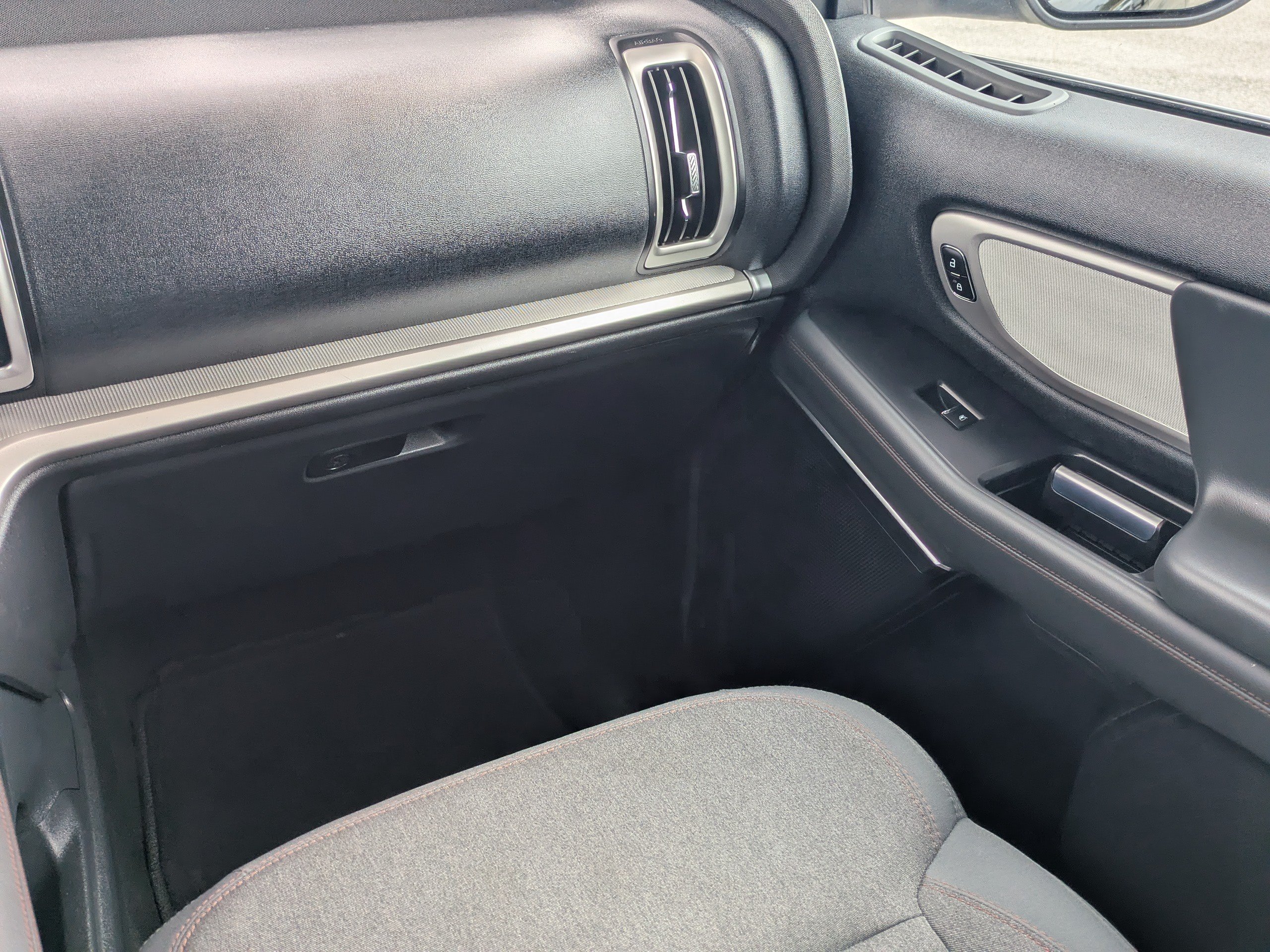 Used 2025 Ford Expedition Active RWD image 18
