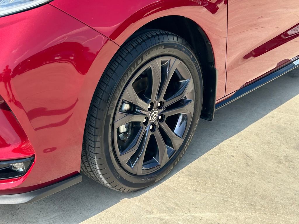 Certified 2025 Toyota Sienna XSE w/ XSE Plus Package FWD image 9