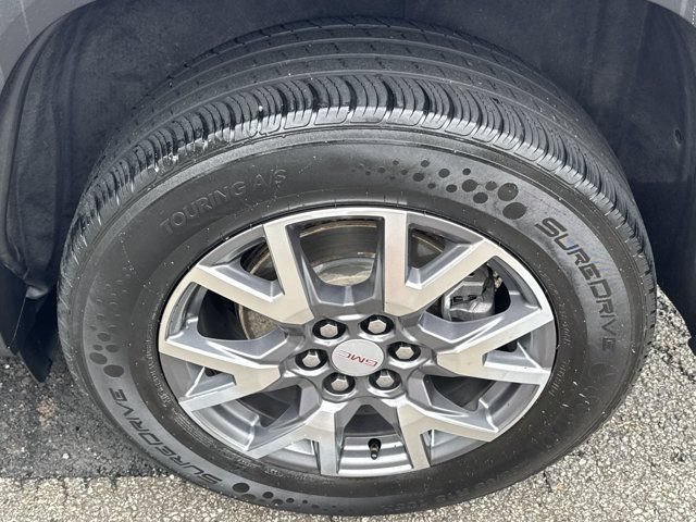 Used 2023 GMC Acadia SLT FWD image 23