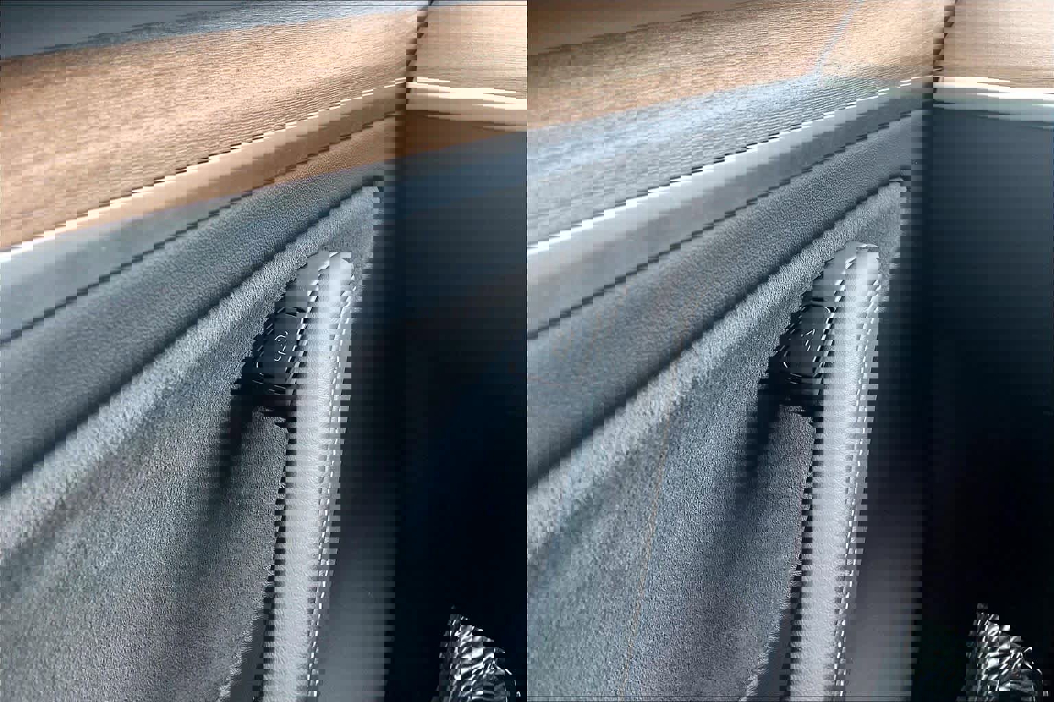 Used 2024 Tesla Model Y Long Range image 33