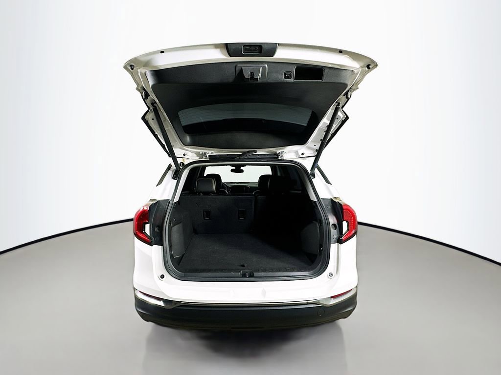 Used 2022 GMC Terrain AT4 image 35