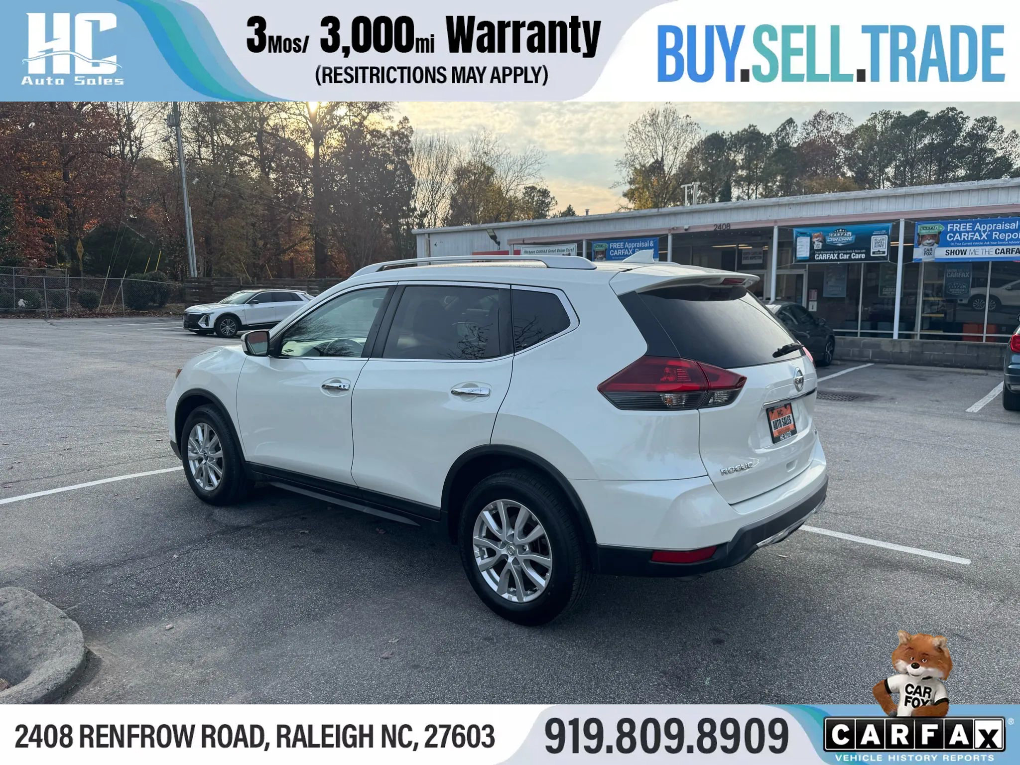 Used 2018 Nissan Rogue SV image 2