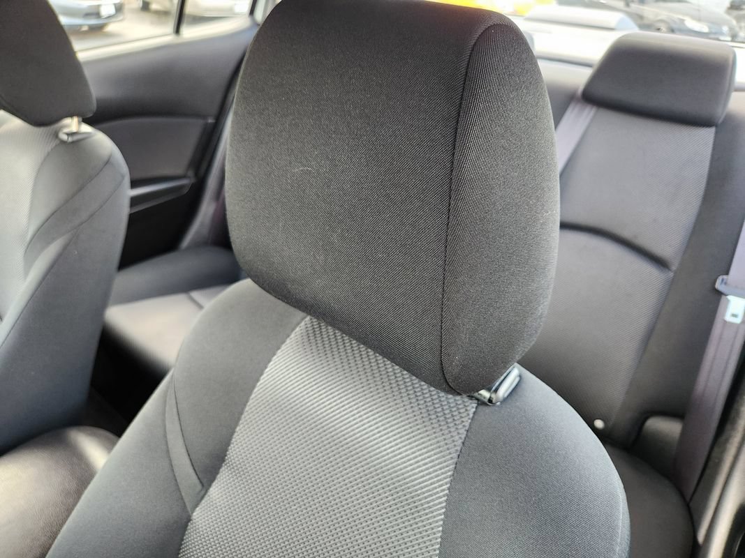 Used 2017 MAZDA MAZDA3 Sport FWD image 18