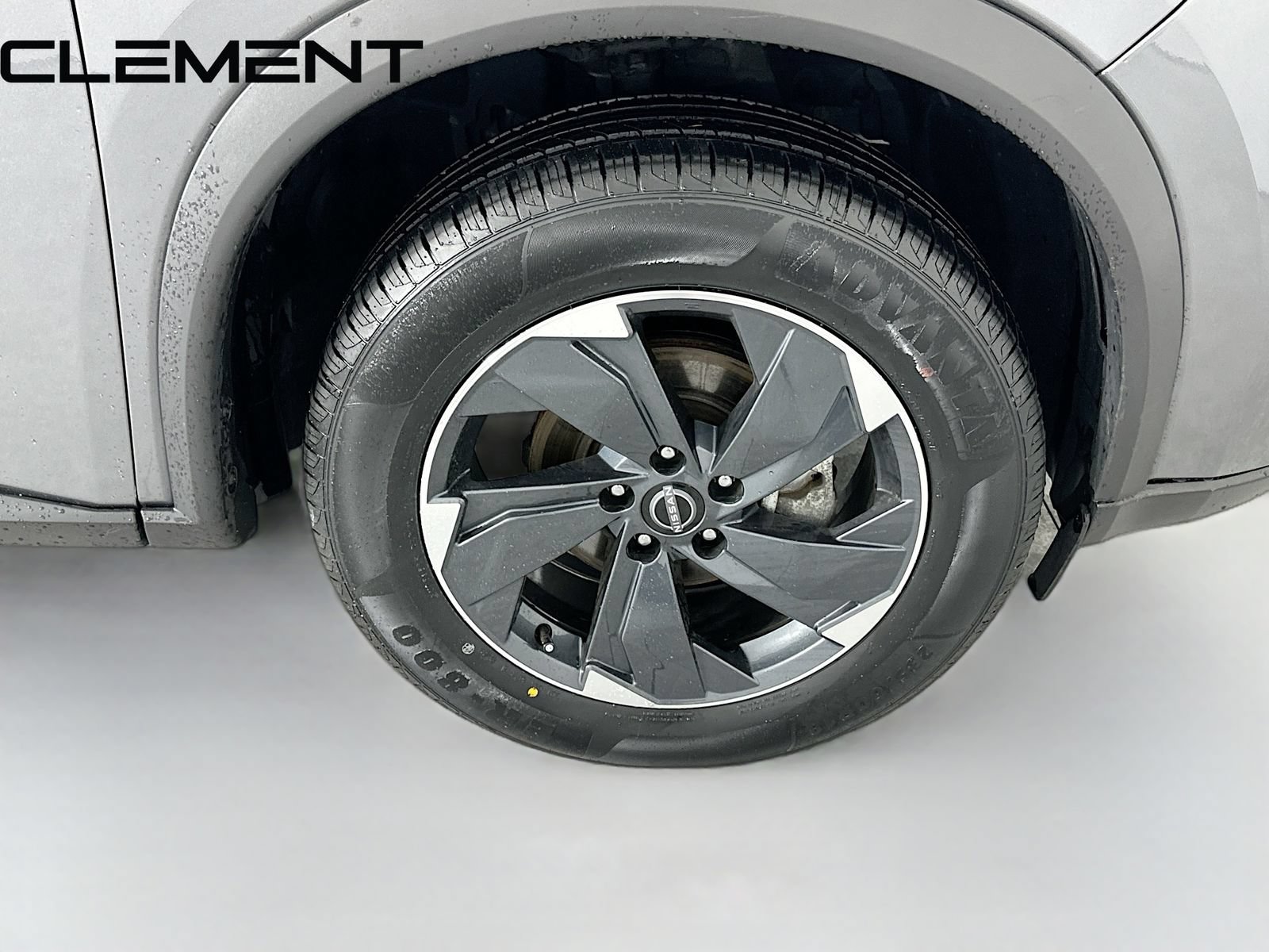 Used 2024 Nissan Rogue SV AWD/4WD image 35
