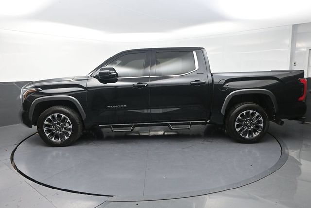 Used 2025 Toyota Tundra Limited AWD/4WD image 7
