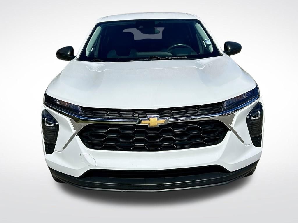 Used 2024 Chevrolet Trax LS w/ Driver Confidence Package image 2