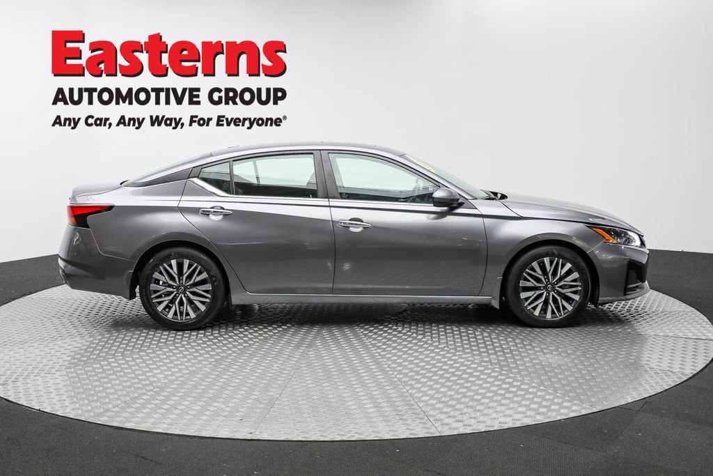 Used 2024 Nissan Altima 2.5 SV w/ SV Premium Package image 4