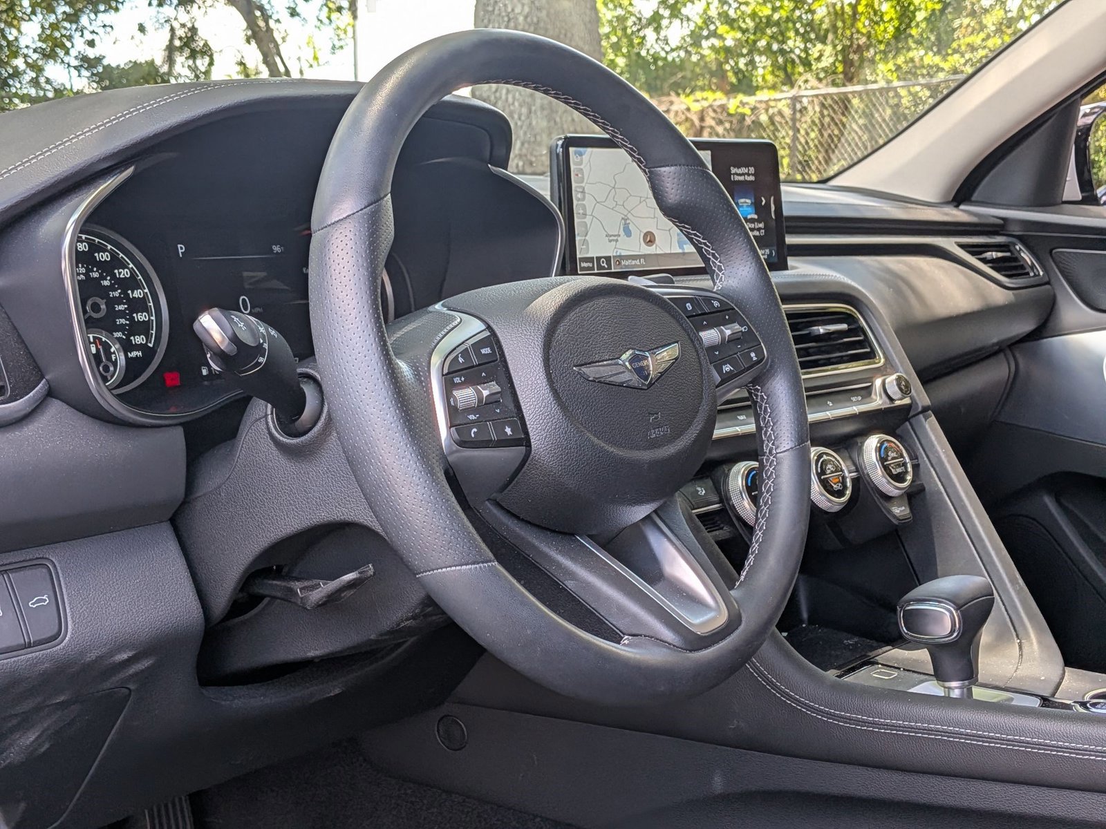 Used 2023 Genesis G70 2.0T RWD image 3