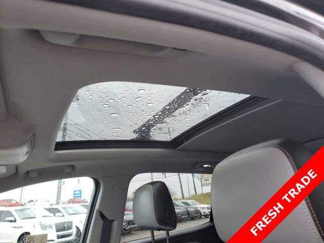 Used 2019 GMC Terrain SLT w/ Preferred Package image 28