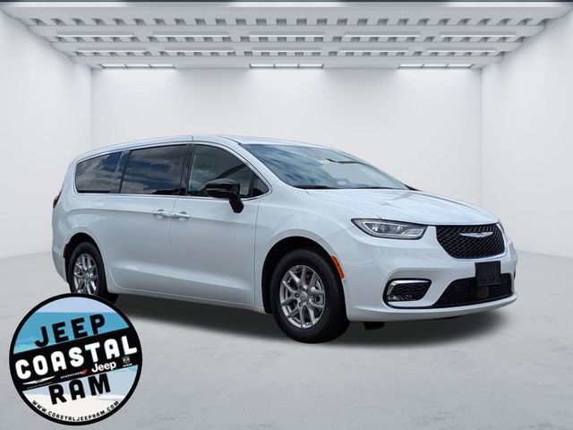 New 2026 Chrysler Pacifica Select FWD image 1