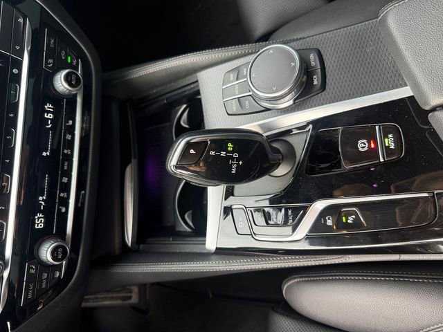 Used 2023 BMW 530e w/ M Sport Package image 18