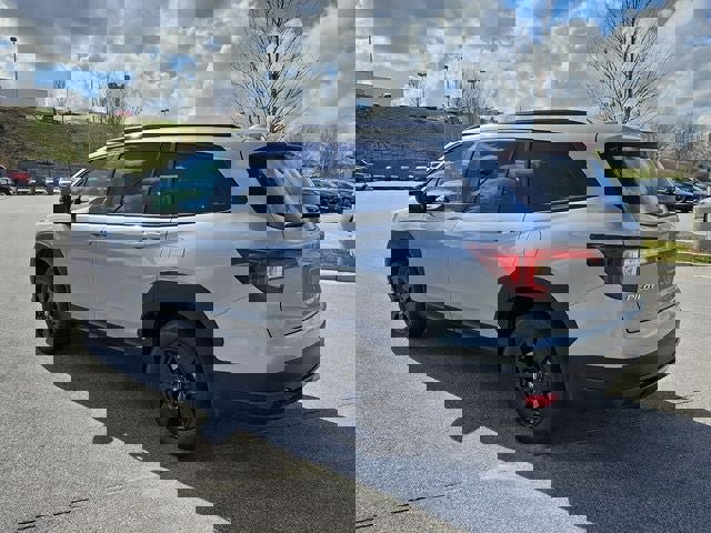 Used 2022 Honda Pilot TrailSport image 4