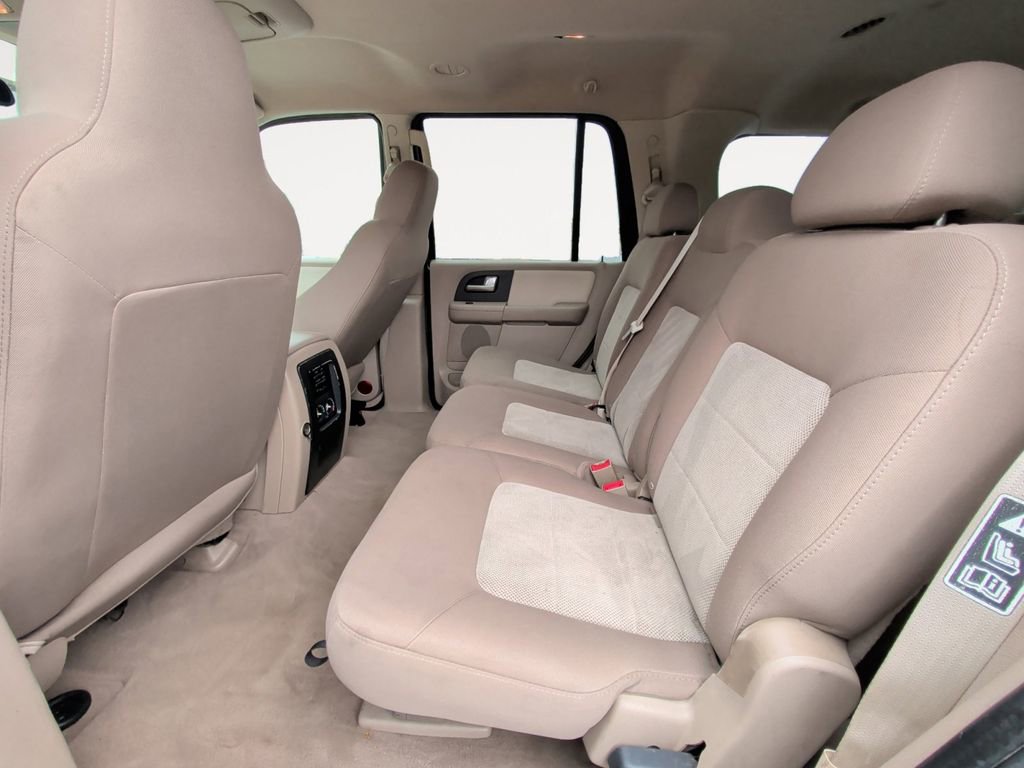 Used 2004 Ford Expedition XLT AWD/4WD image 13