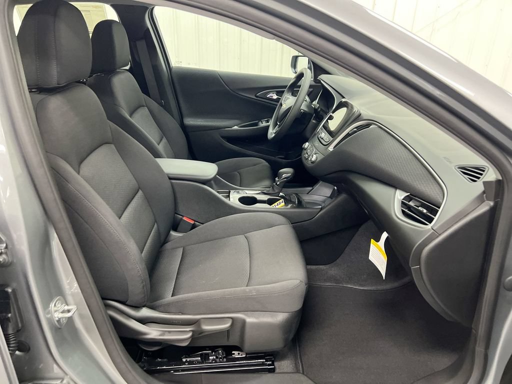 Used 2025 Chevrolet Malibu LS FWD image 21