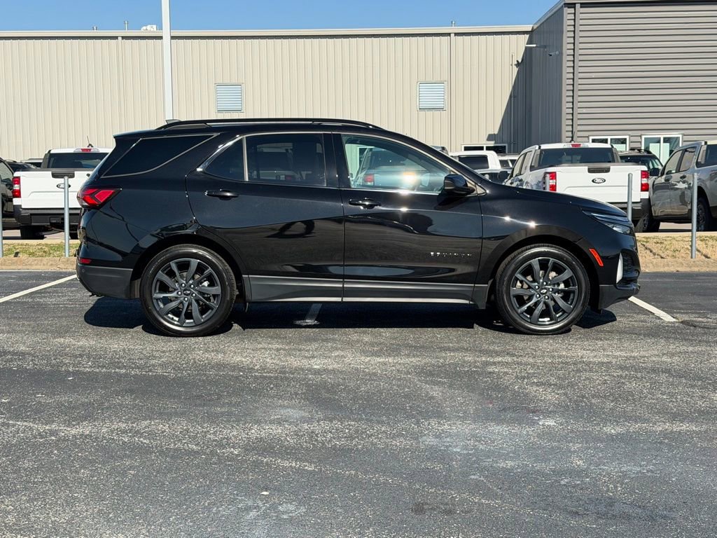 Used 2022 Chevrolet Equinox RS w/ LPO, Floor Liner Package image 4