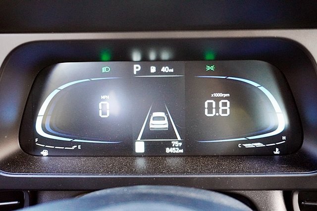 Used 2025 Hyundai Elantra Sport image 29