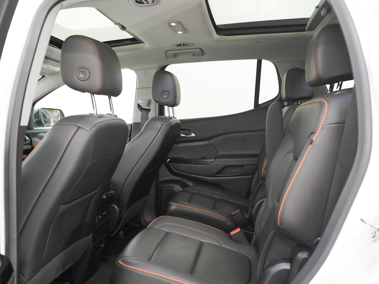 Used 2023 GMC Acadia AT4 w/ Technology Package AWD/4WD image 23