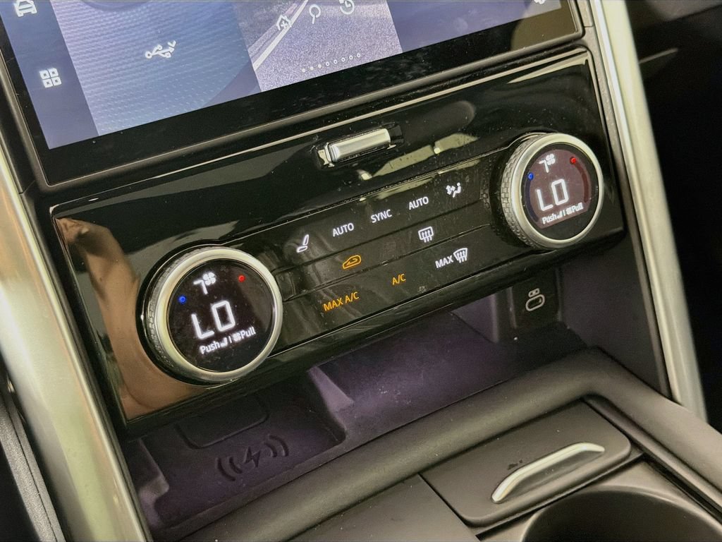 Certified 2025 Land Rover Discovery S AWD/4WD image 16