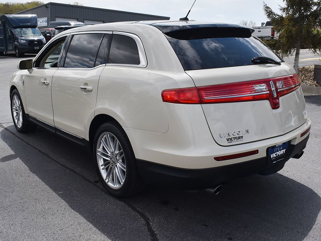 Used 2018 Lincoln MKT AWD w/ Technology Package image 3