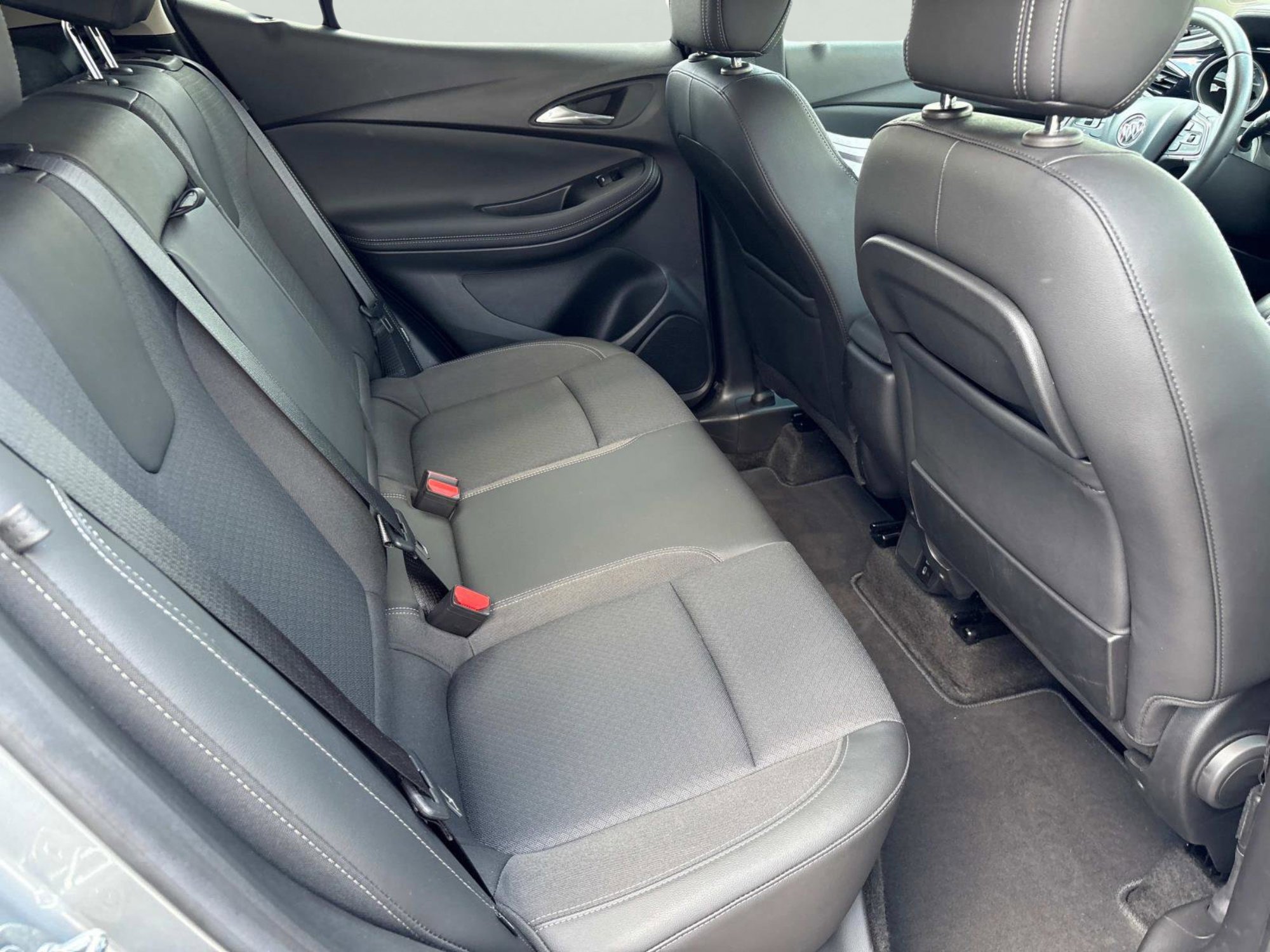 Used 2023 Buick Encore GX Select w/ Sport Touring Package image 25