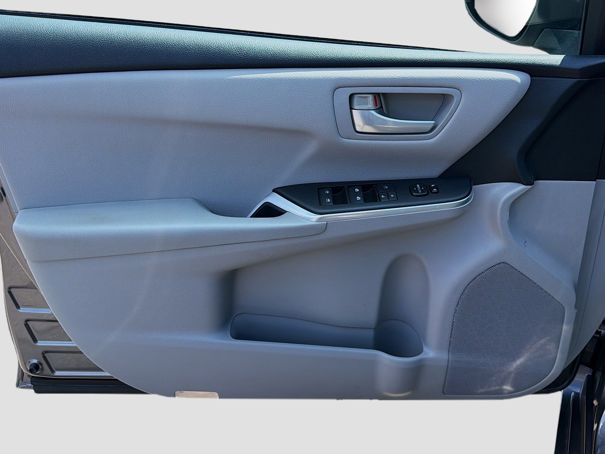 Used 2015 Toyota Camry LE image 21