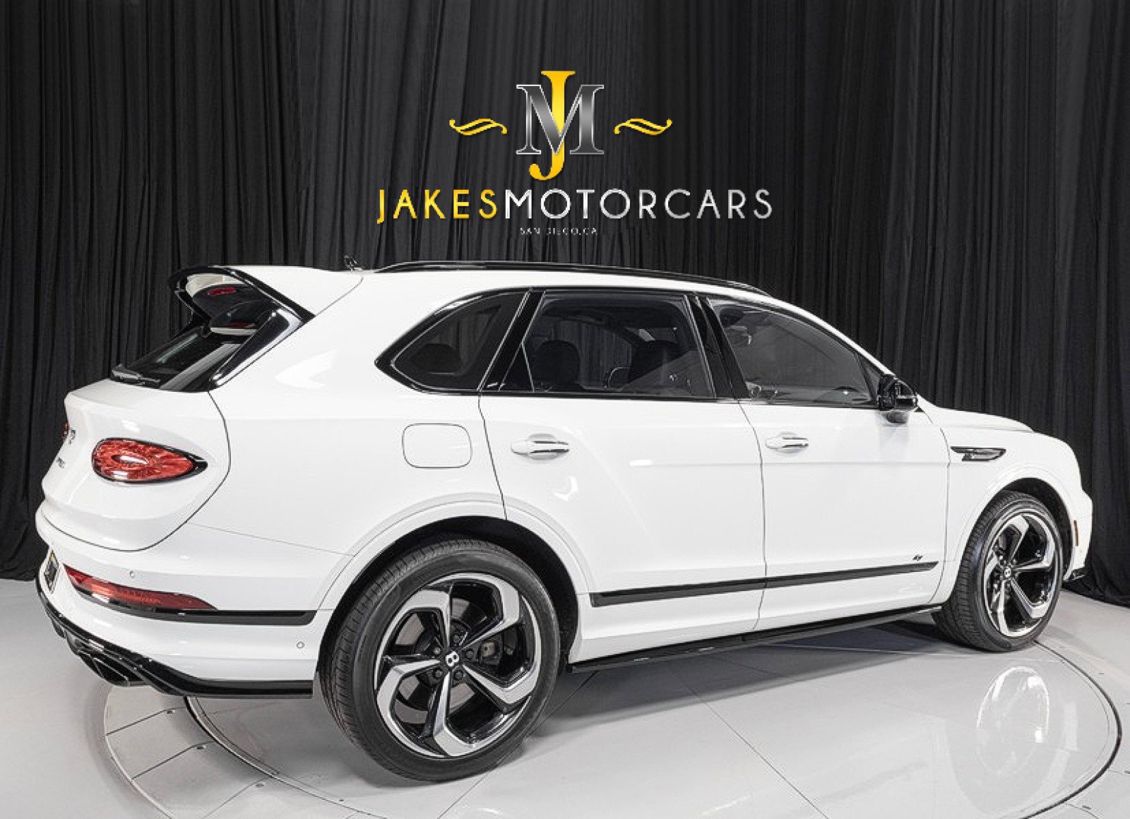 Used 2022 Bentley Bentayga AWD/4WD image 10