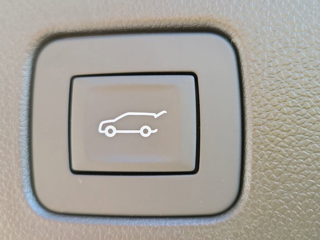 New 2025 Buick Envista Sport Touring FWD image 9