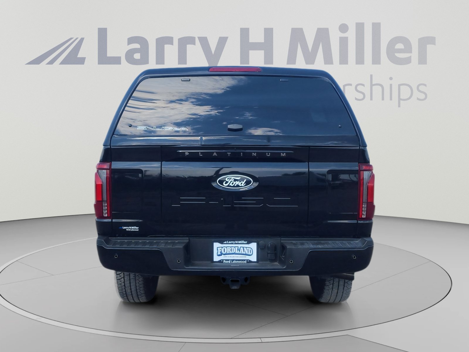 Used 2025 Ford F150 Platinum w/ FX4 Off-Road Package AWD/4WD image 4