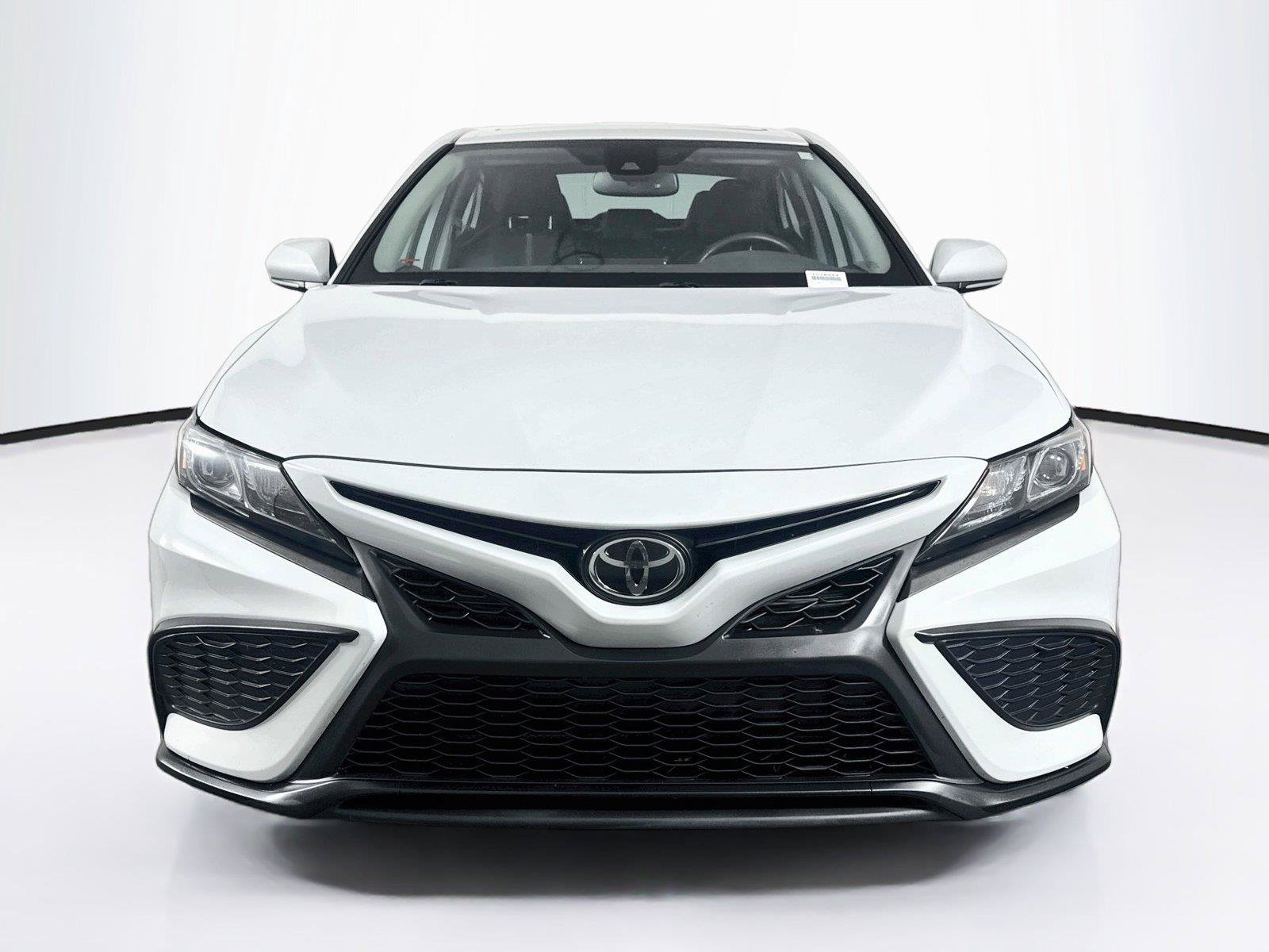 Used 2022 Toyota Camry SE w/ Convenience Package FWD image 7