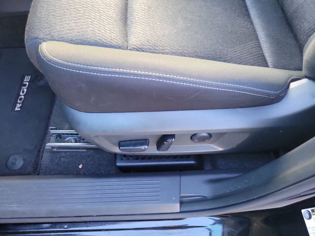 Used 2024 Nissan Rogue SV FWD image 16