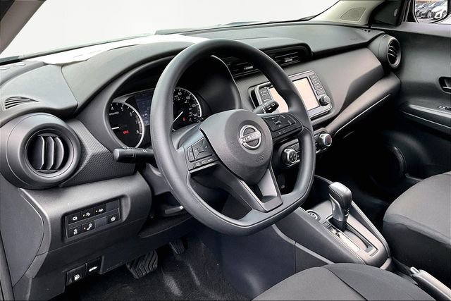 New 2025 Nissan Kicks Play S image 6