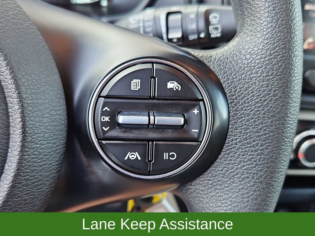 Used 2025 Kia Soul LX FWD image 12