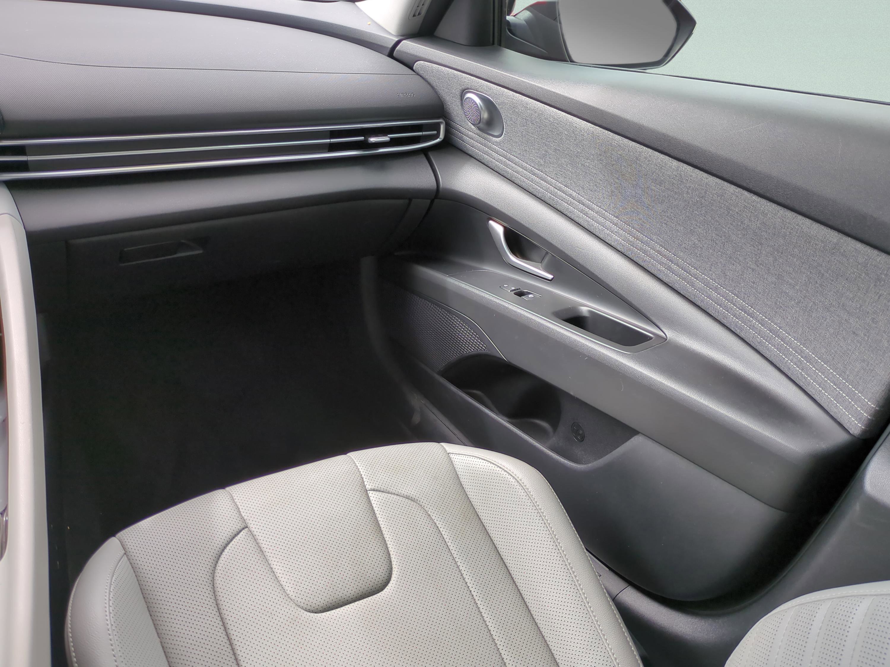 Certified 2023 Hyundai Elantra Limited FWD image 12