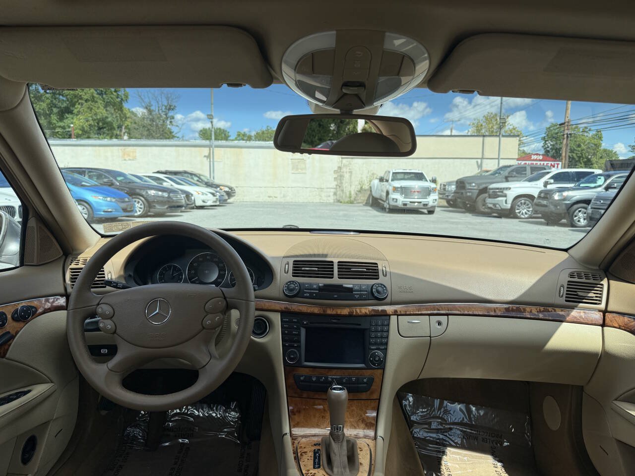 Used 2009 Mercedes-Benz E 350 4MATIC Sedan image 10