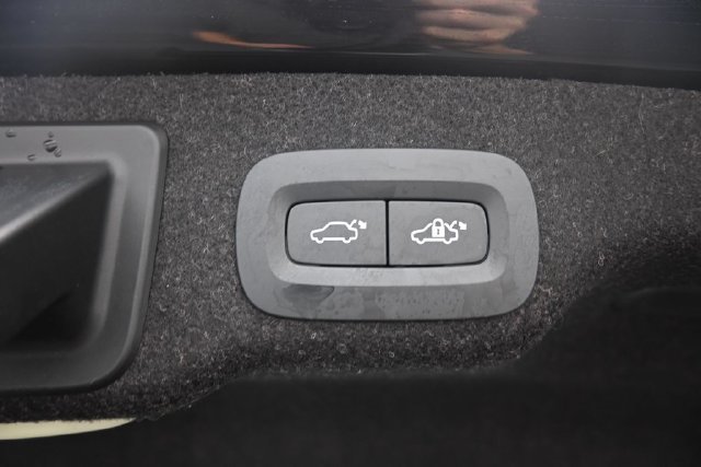Used 2023 Volvo S90 B6 Plus AWD/4WD image 30