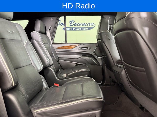 Used 2022 Cadillac Escalade Premium Luxury AWD/4WD image 19