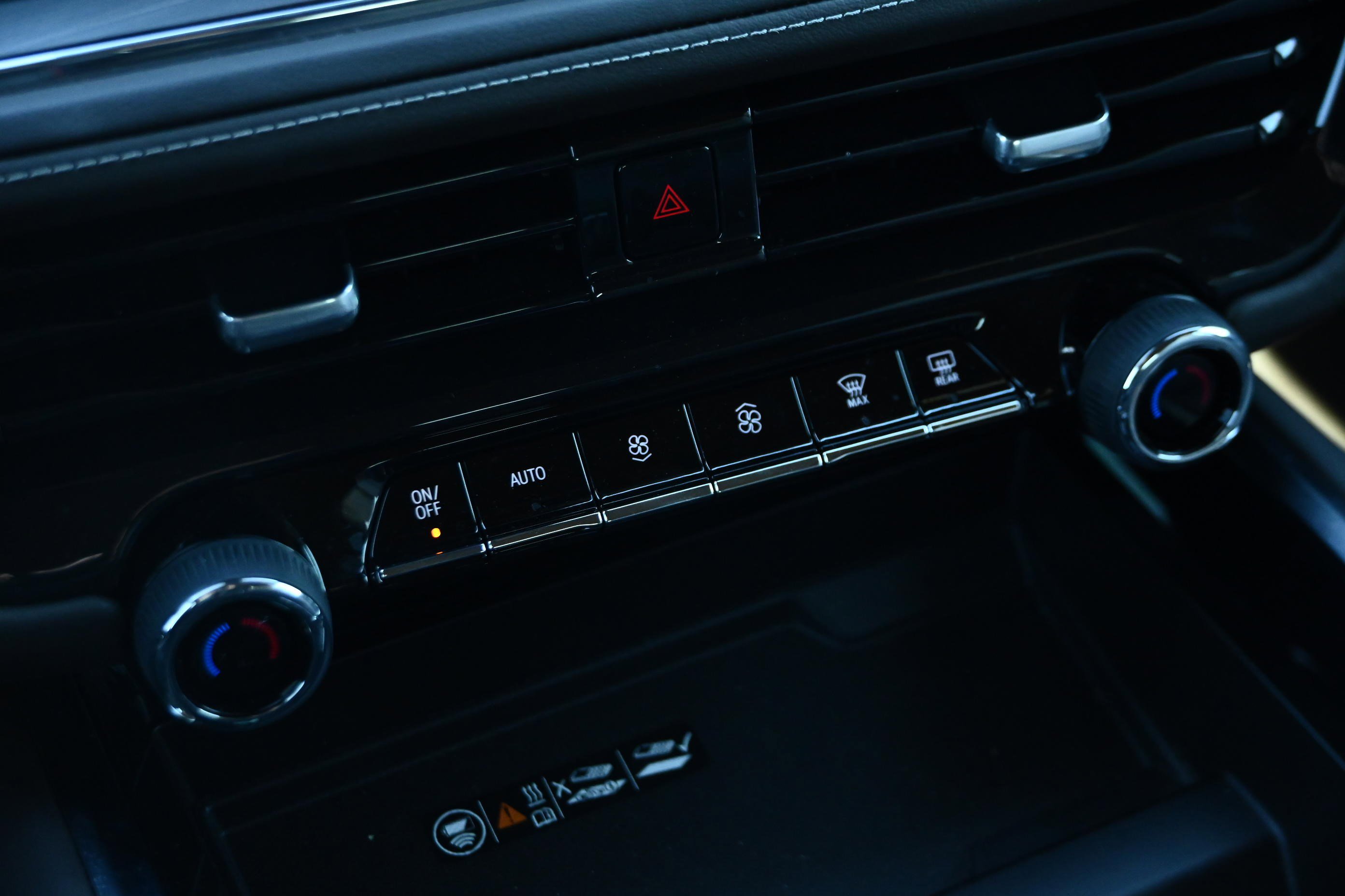 Used 2025 Chevrolet Tahoe LT w/ Comfort Package image 16