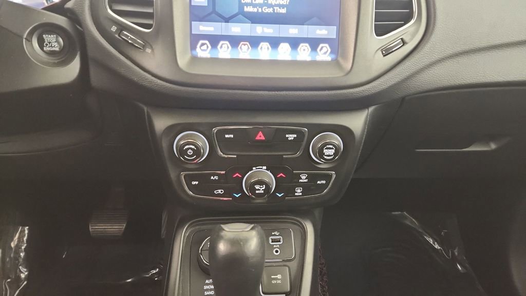 Used 2018 Jeep Compass Trailhawk w/ Cold Weather Group AWD/4WD image 16