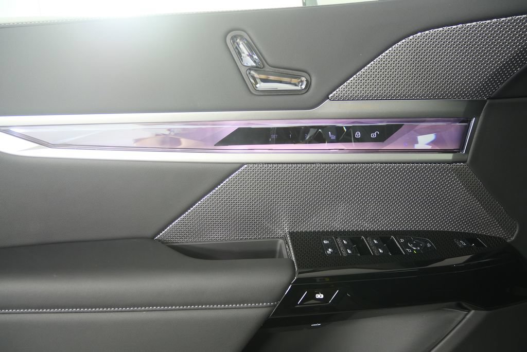 New 2026 BMW i7 xDrive60 AWD/4WD image 8