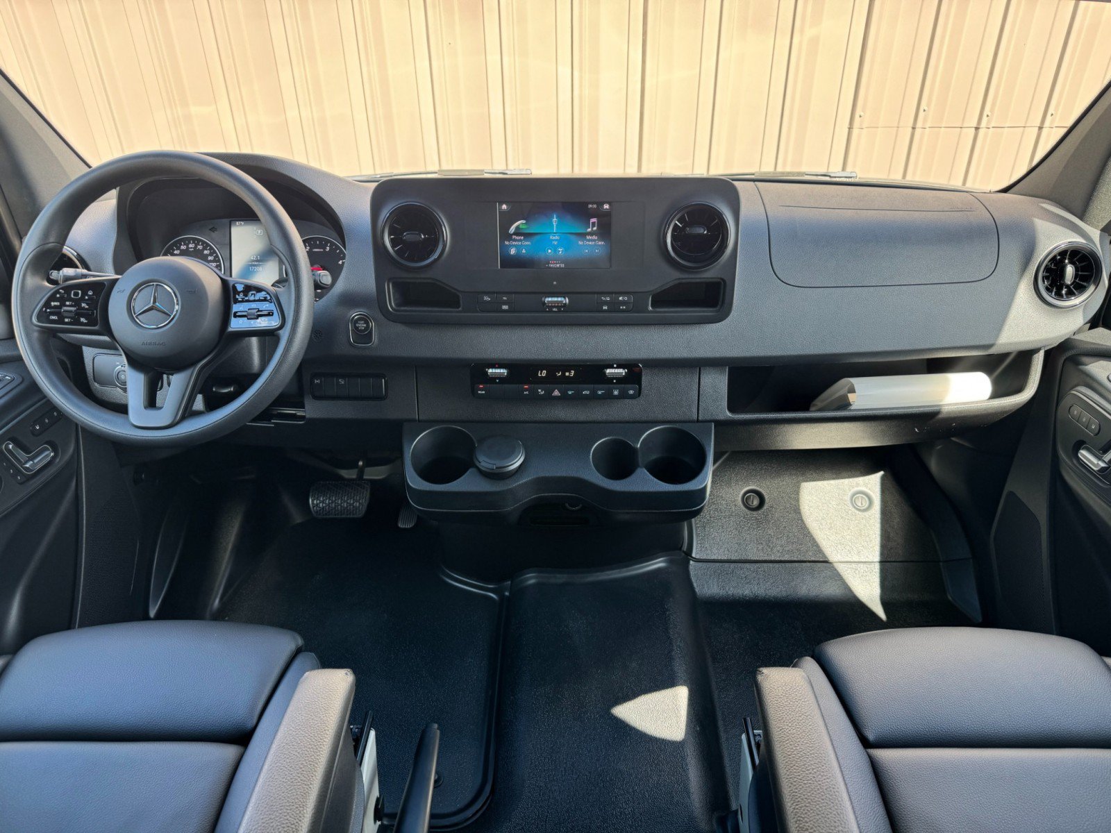 Used 2021 Mercedes-Benz Sprinter 2500 w/ Comfort Plus Package image 12