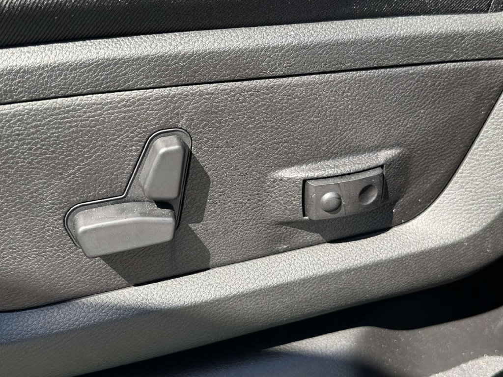 New 2026 RAM 2500 Laramie AWD/4WD image 29