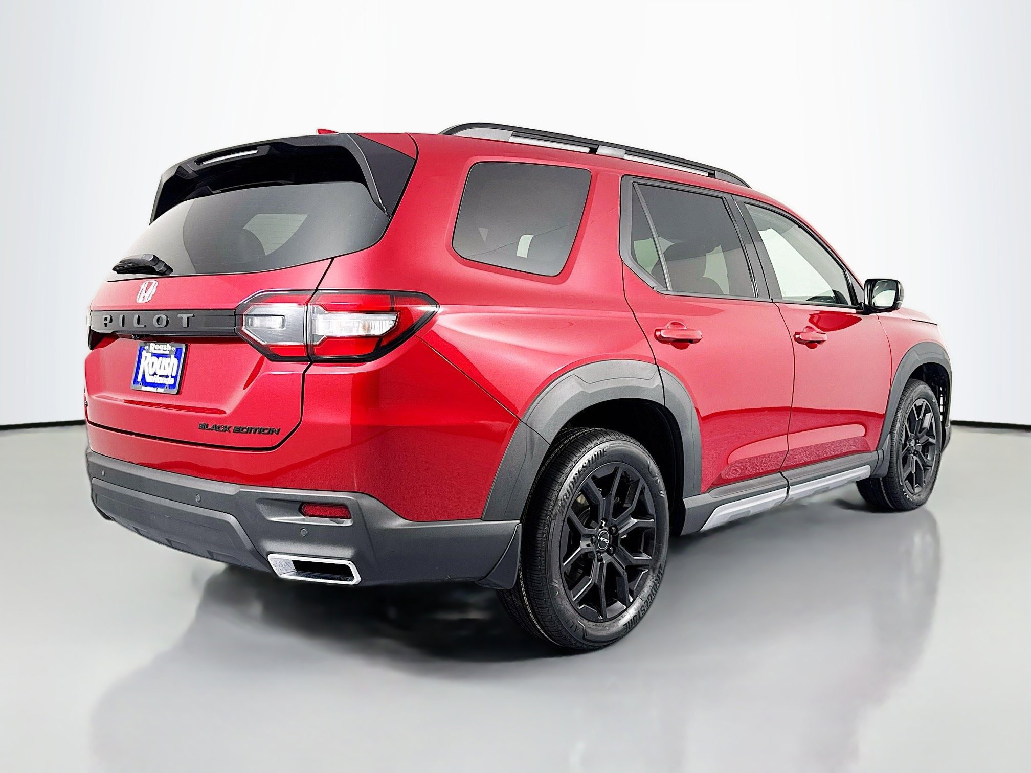 Certified 2025 Honda Pilot Black Edition image 5