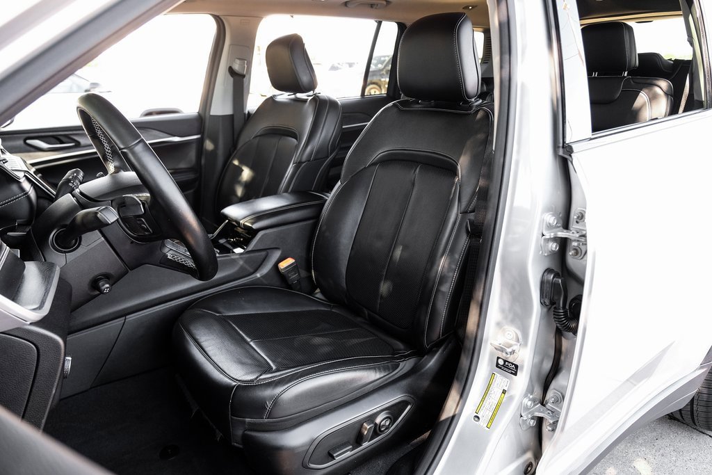 Used 2021 Jeep Grand Cherokee L Limited w/ Luxury Tech Group II image 8