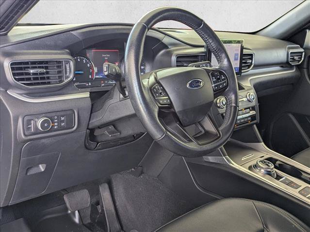 Used 2020 Ford Explorer XLT w/ Equipment Group 202A RWD image 3