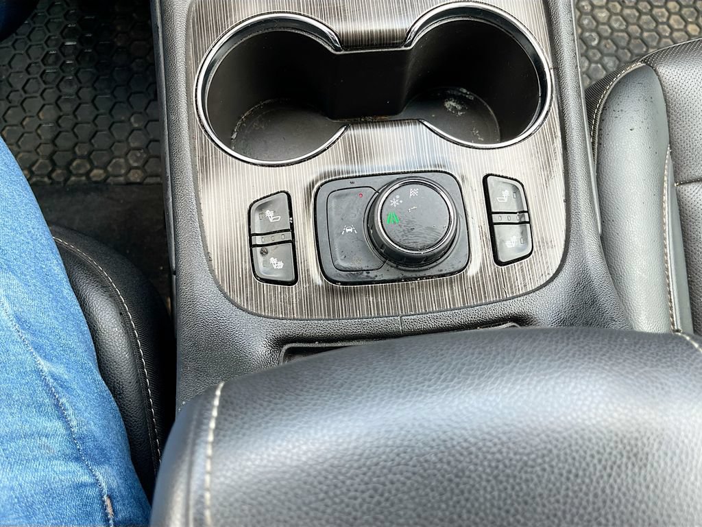Used 2021 GMC Acadia SLT w/ Elevation Edition FWD image 20