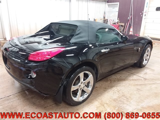 Used 2006 Pontiac Solstice Convertible w/ Premium Package RWD image 2