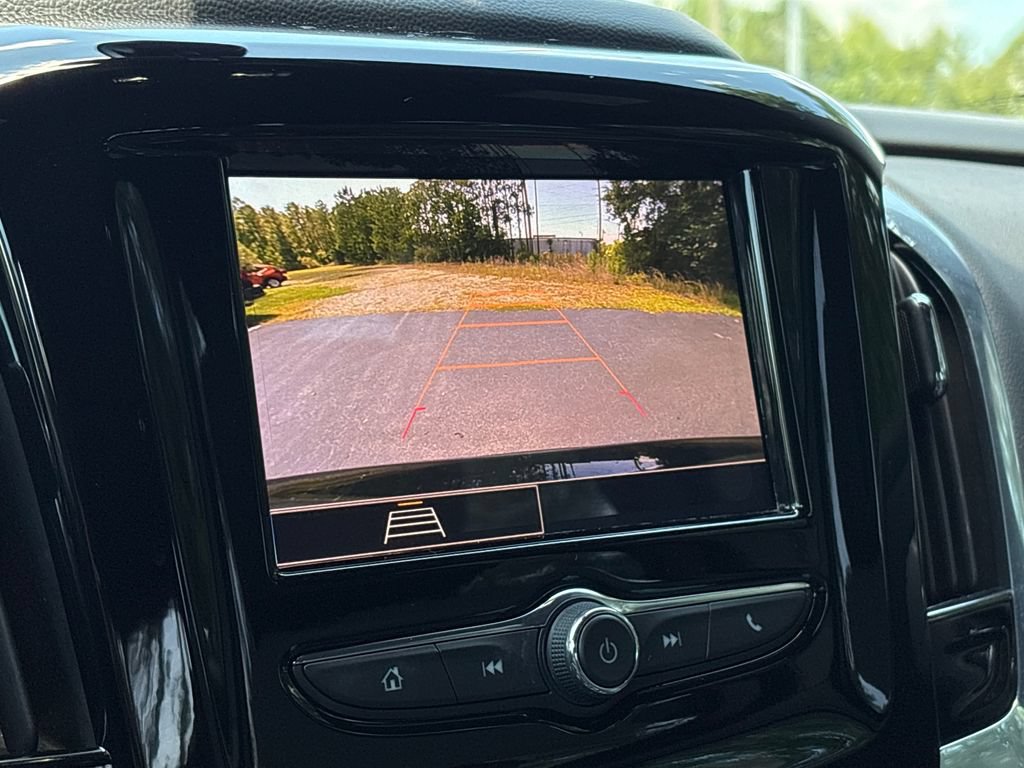 Used 2022 Chevrolet Traverse LT FWD image 17