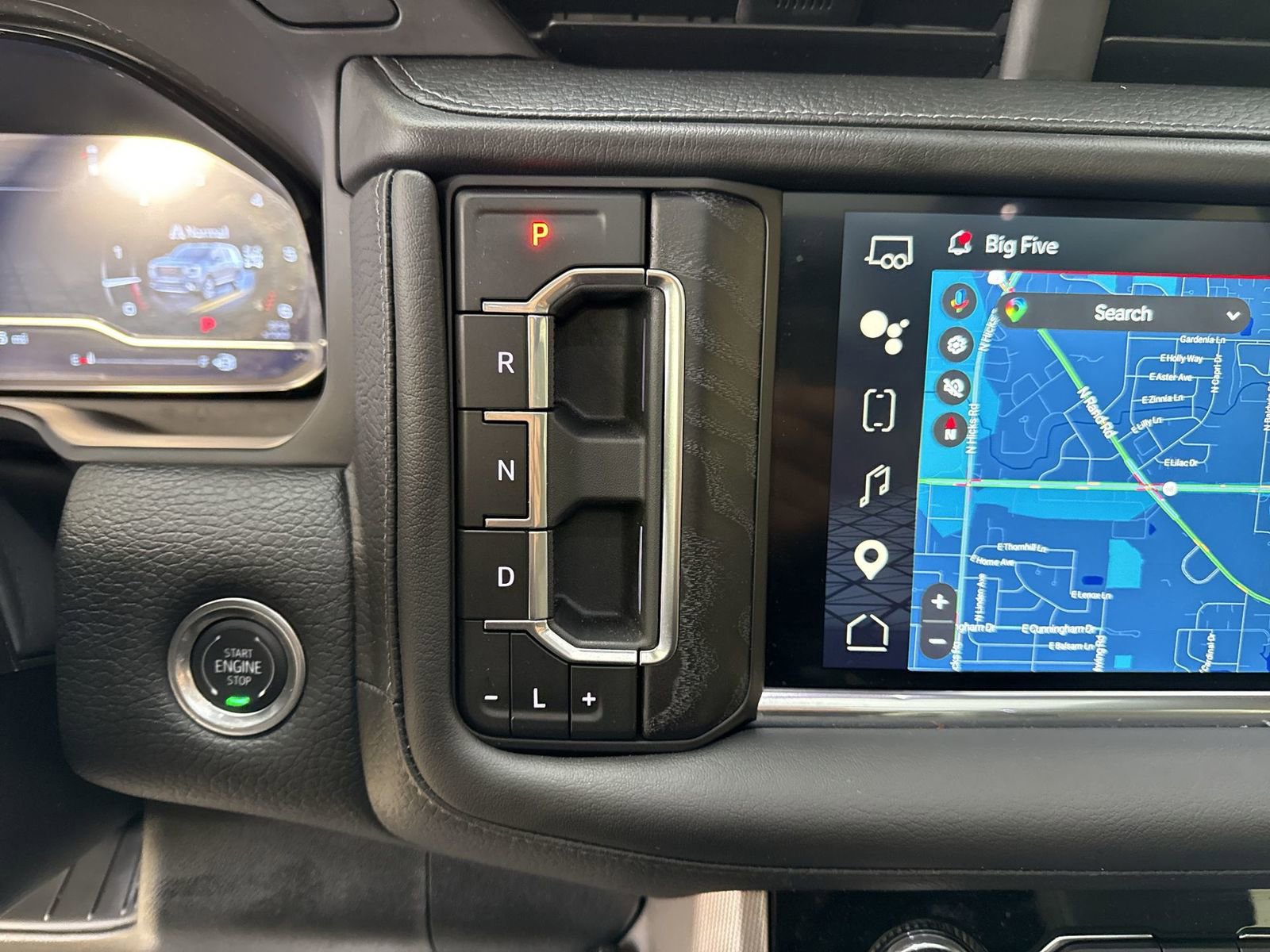 Used 2024 GMC Yukon XL Denali AWD/4WD image 17